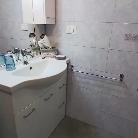 Anita 3*