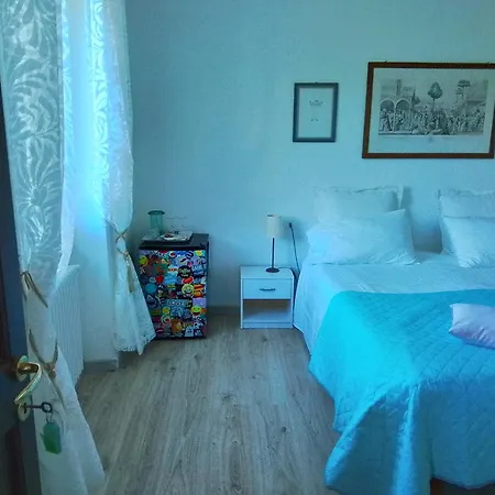 Anita 3*
